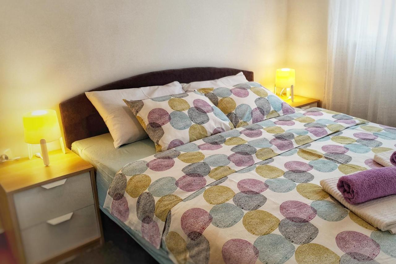 Apartments By The Sea Vir - 13104 Екстериор снимка